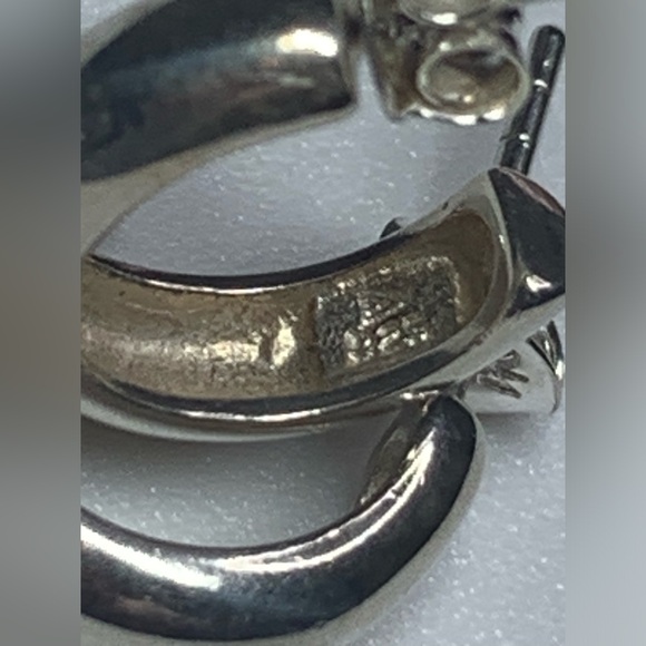 Silpada Rare HTF Sterling Silver Petite Simple VERY COOL Hoop Earrings on Posts - Picture 13 of 15